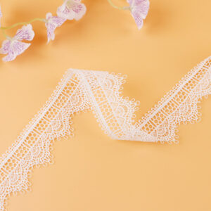 White Lace Trimming – Bild 4