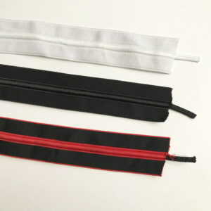 bande elastiche multicolore disegnate a cordoncino